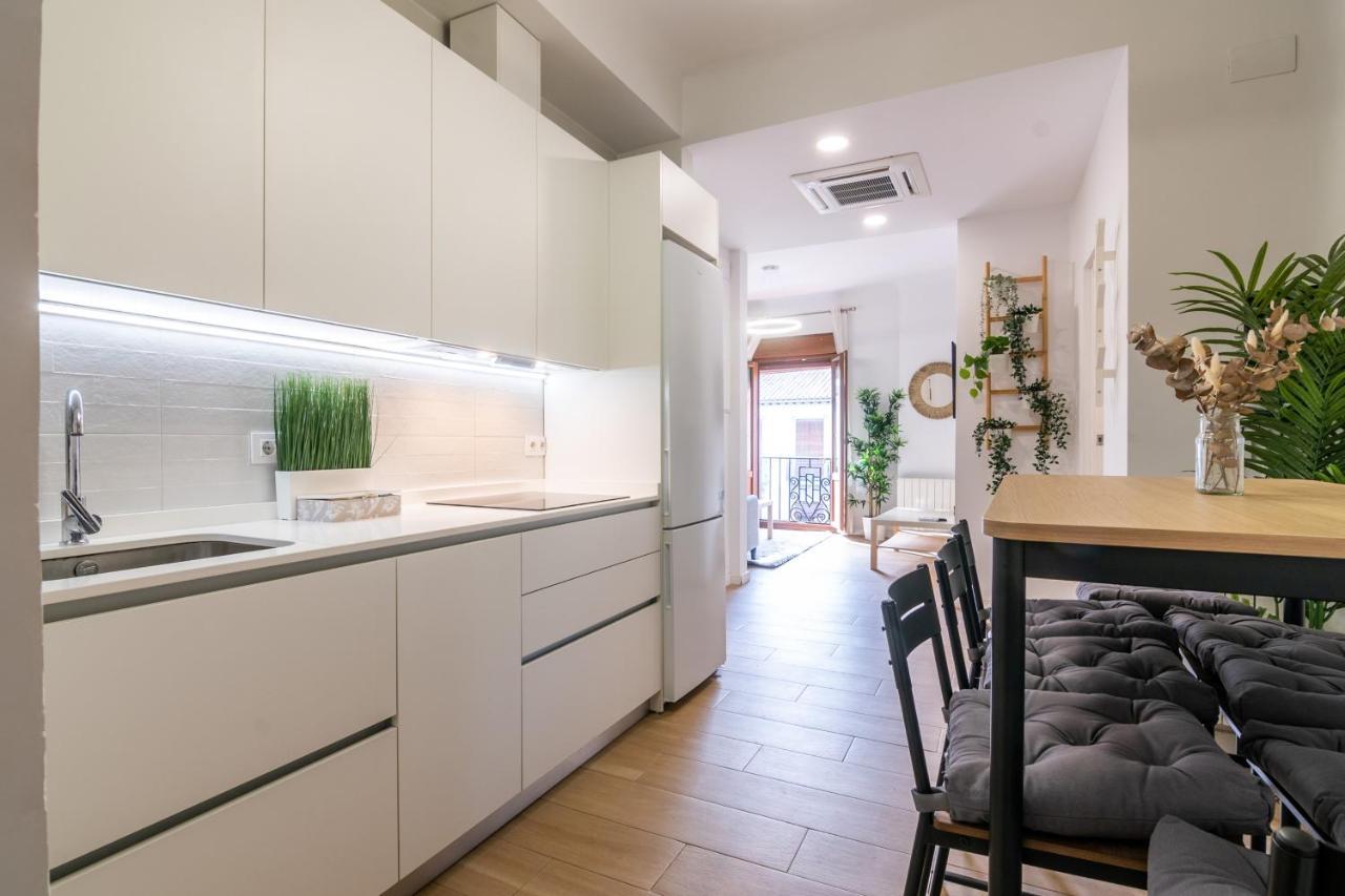 Tuguest Plaza Pescaderia - Catedral Apartment Гранада Екстериор снимка