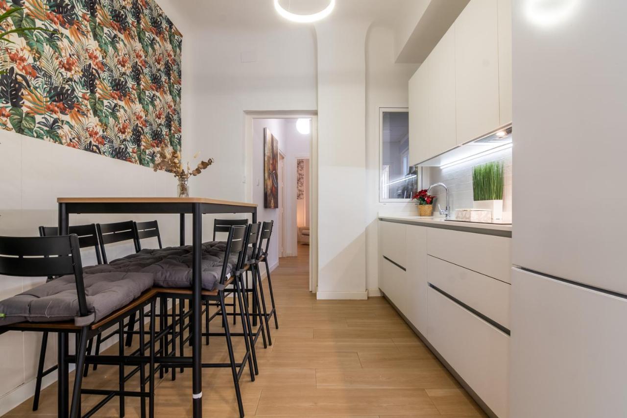 Tuguest Plaza Pescaderia - Catedral Apartment Гранада Екстериор снимка