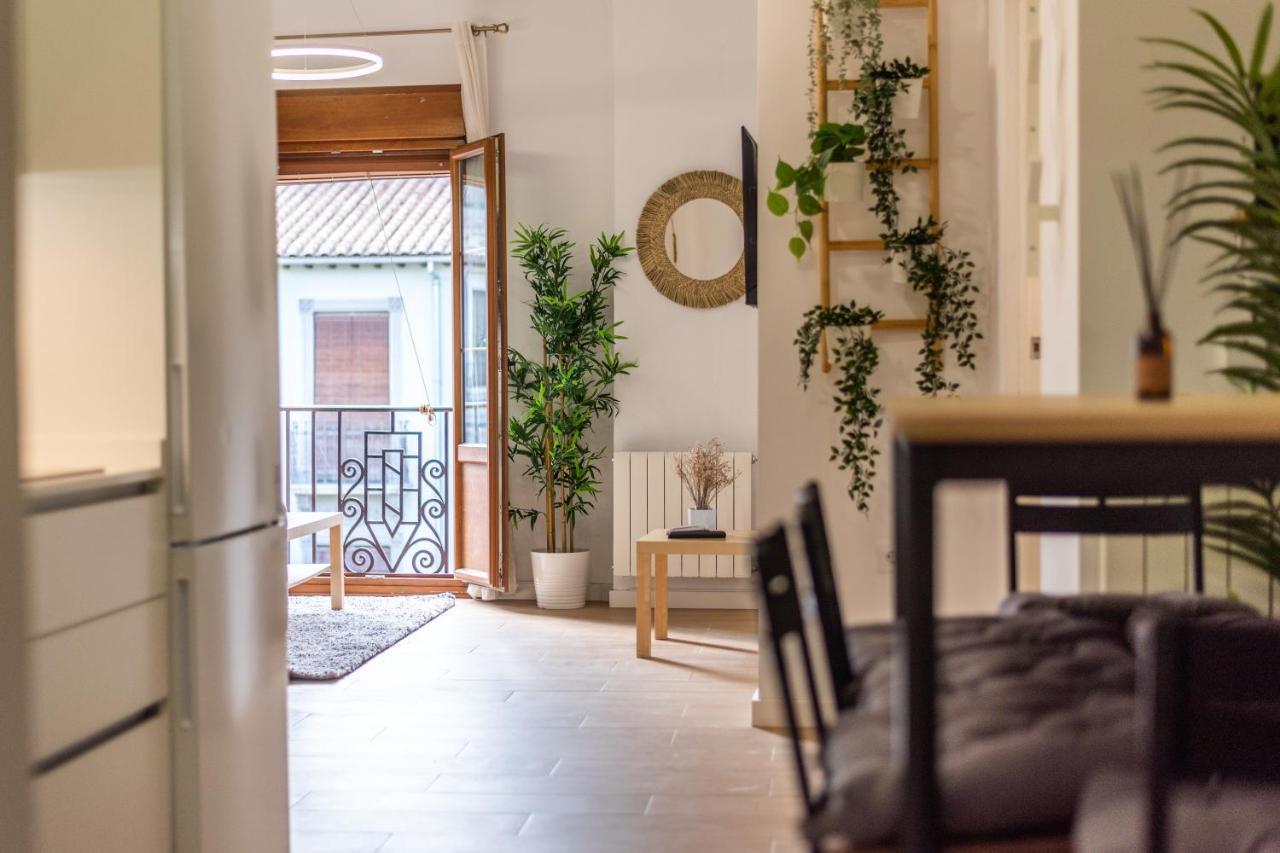 Tuguest Plaza Pescaderia - Catedral Apartment Гранада Екстериор снимка