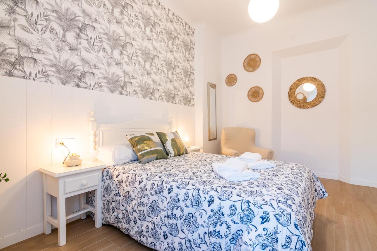 Tuguest Plaza Pescaderia - Catedral Apartment Гранада Екстериор снимка