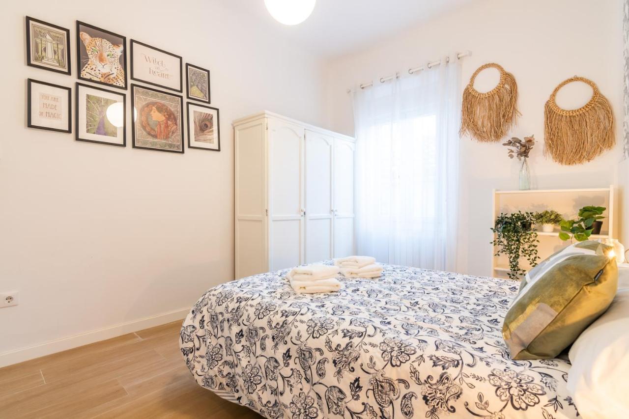 Tuguest Plaza Pescaderia - Catedral Apartment Гранада Екстериор снимка